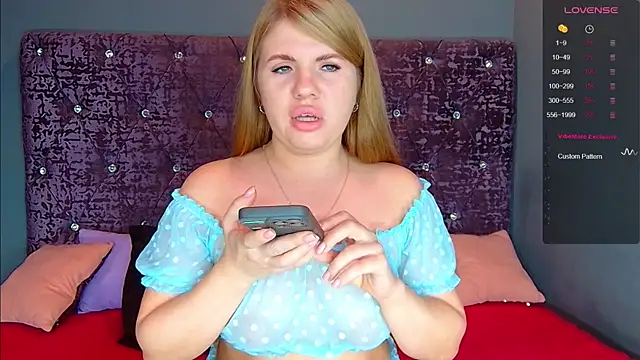 Snapshot of NoraBigAss chatting on 25, 10, 2025 NoraBigAss online show from 25, 10, 2025