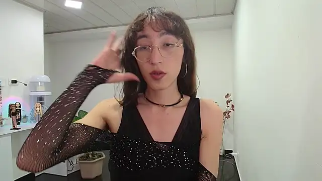 NicoleCortez online show from 2, 2, 2025