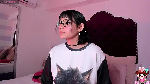 Snapshot of lucyycy chatting on 27, 2, 2025 lucyycy online show from 27, 2, 2025