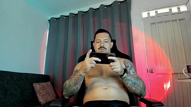 Snapshot of Pierre_Vidal chatting on 19, 10, 2025 Pierre Vidal online show from 19, 10, 2025