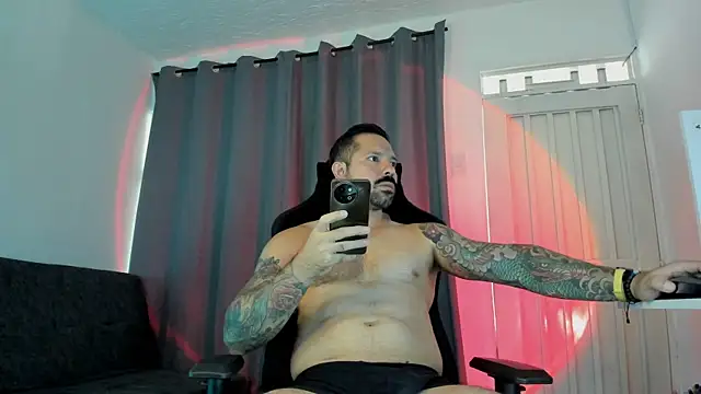 Snapshot of Pierre_Vidal chatting on 8, 11, 2025 Pierre Vidal online show from 8, 11, 2025