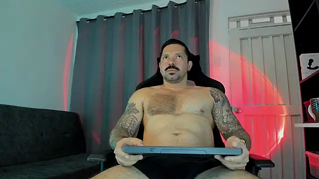 Snapshot of Pierre_Vidal chatting on 19, 11, 2025 Pierre Vidal online show from 19, 11, 2025