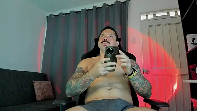 Snapshot of Pierre_Vidal chatting on 20, 11, 2025 Pierre Vidal online show from 20, 11, 2025