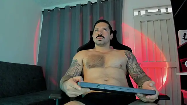 Snapshot of Pierre_Vidal chatting on 22, 11, 2025 Pierre Vidal online show from 22, 11, 2025