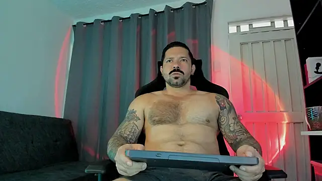 Snapshot of Pierre_Vidal chatting on 27, 11, 2025 Pierre Vidal online show from 27, 11, 2025