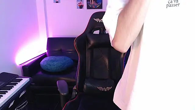 malik harrison   online show from 27, 2, 2025