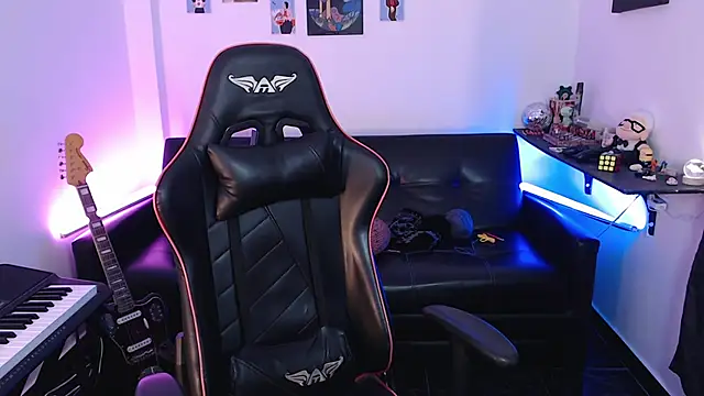 malik harrison   online show from 4, 3, 2025