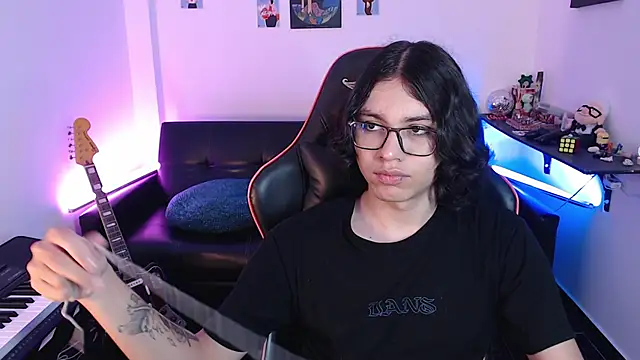 malik harrison   online show from 6, 3, 2025