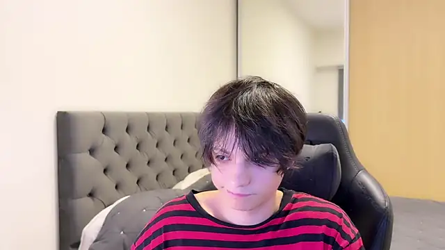 Snapshot of SasukeUhchiaa chatting on 18, 12, 2024 SasukeUhchiaa online show from 18, 12, 2024