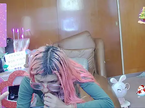 Skinygirl online show from 25, 9, 2025