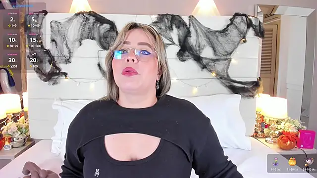 Snapshot of Charlotte93_ chatting on 17, 10, 2025 Charlotte93  online show from 17, 10, 2025