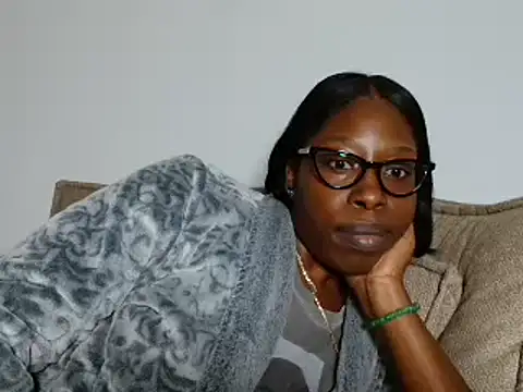 Snapshot of MadamIndigo chatting on 19, 11, 2025 MadamIndigo online show from 19, 11, 2025