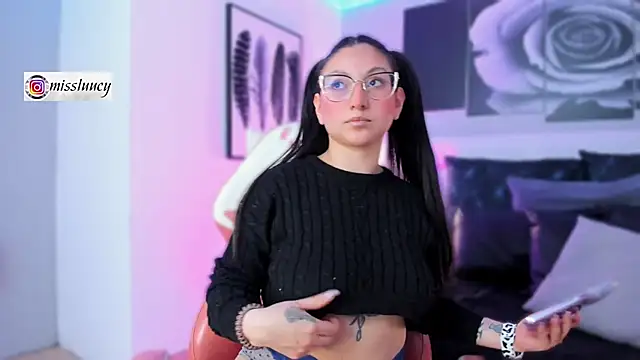 lucy neil online show from 22, 9, 2025