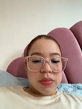 Lucyklein2022 online show from 15, 3, 2026