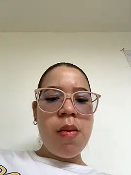 Lucyklein2022 online show from 29, 3, 2026