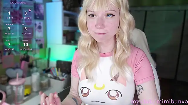 Snapshot of freya_sunny chatting on 30, 4, 2026 freya sunny online show from 30, 4, 2026