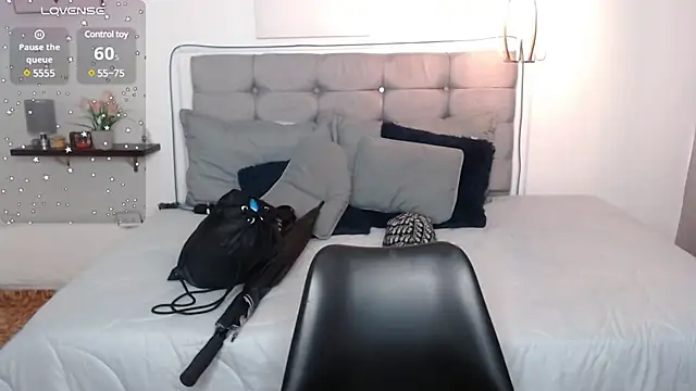 Snapshot of vaness_weet chatting on 2, 12, 2024 vaness weet online show from 2, 12, 2024