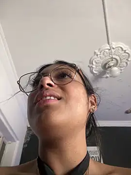 Snapshot of vaness_weet chatting on 13, 12, 2024 vaness weet online show from 13, 12, 2024
