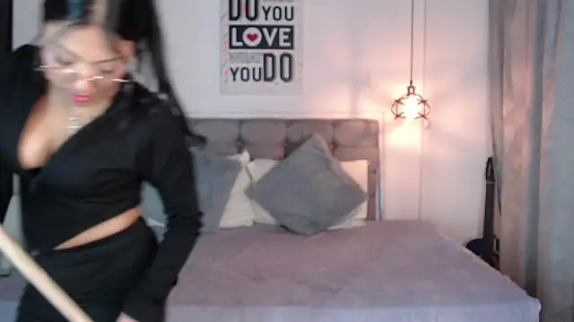 Snapshot of vaness_weet chatting on 4, 1, 2025 vaness weet online show from 4, 1, 2025