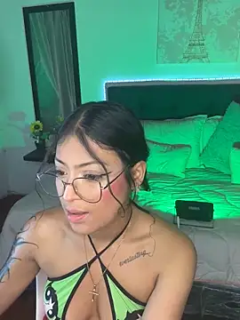 Snapshot of vaness_weet chatting on 12, 1, 2025 vaness weet online show from 12, 1, 2025