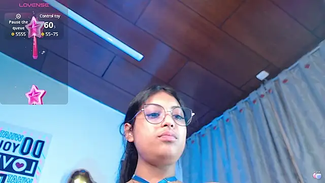 Snapshot of vaness_weet chatting on 18, 2, 2025 vaness weet online show from 18, 2, 2025