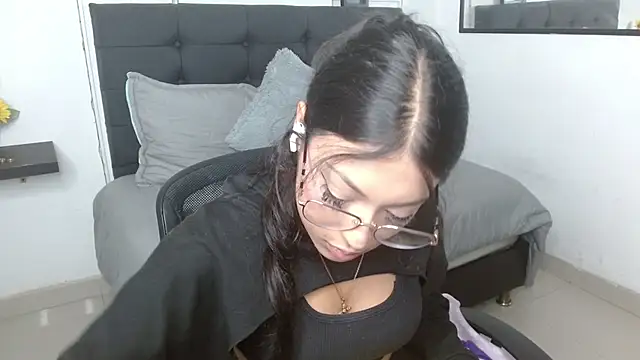 Snapshot of vaness_weet chatting on 14, 9, 2025 vaness weet online show from 14, 9, 2025