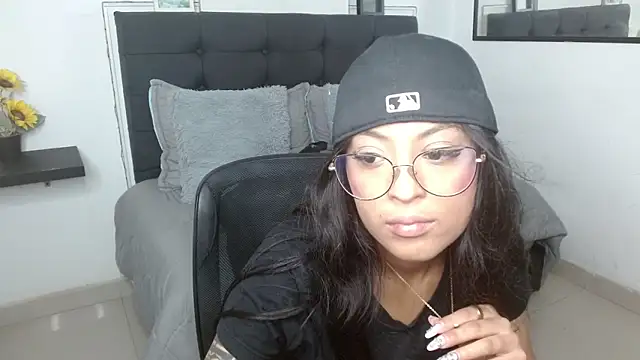 Snapshot of vaness_weet chatting on 15, 9, 2025 vaness weet online show from 15, 9, 2025