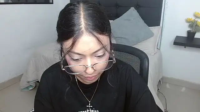 Snapshot of vaness_weet chatting on 15, 11, 2025 vaness weet online show from 15, 11, 2025