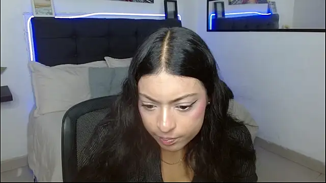 Snapshot of vaness_weet chatting on 29, 11, 2025 vaness weet online show from 29, 11, 2025