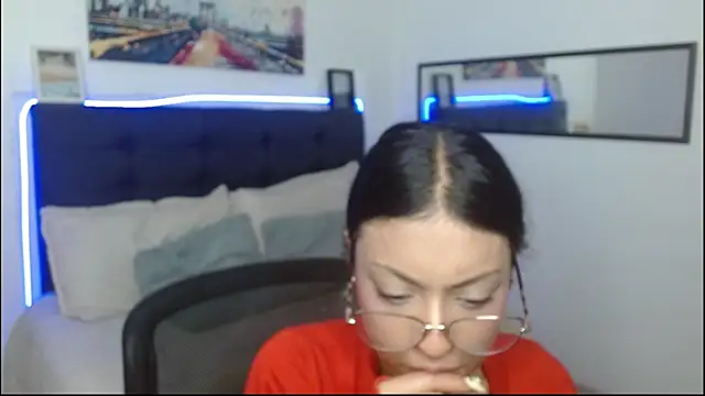 Snapshot of vaness_weet chatting on 3, 12, 2025 vaness weet online show from 3, 12, 2025