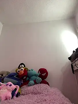 Snapshot of vaness_weet chatting on 14, 12, 2025 vaness weet online show from 14, 12, 2025