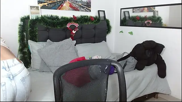 Snapshot of vaness_weet chatting on 19, 12, 2025 vaness weet online show from 19, 12, 2025