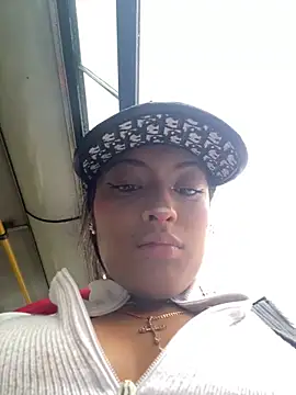 Snapshot of vaness_weet chatting on 22, 12, 2025 vaness weet online show from 22, 12, 2025