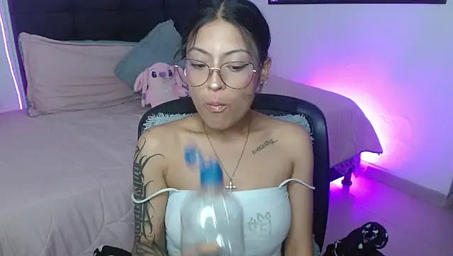 Snapshot of vaness_weet chatting on 12, 2, 2026 vaness weet online show from 12, 2, 2026