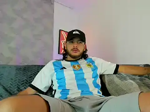 Snapshot of tuyo1995 chatting on 9, 11, 2025 tuyo1995 online show from 9, 11, 2025