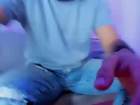 Snapshot of tuyo1995 chatting on 19, 11, 2025 tuyo1995 online show from 19, 11, 2025