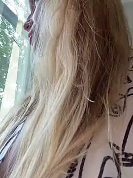 Snapshot of Lady__Maria chatting on 5, 10, 2025 Lady Maria online show from 5, 10, 2025