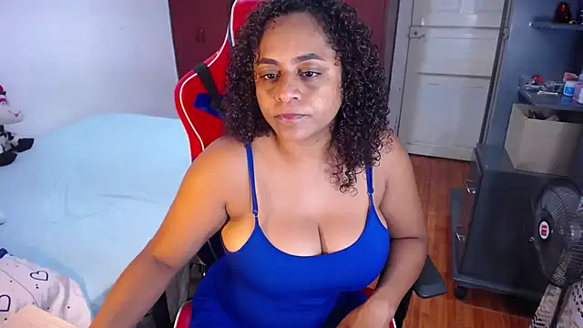 Snapshot of BellaKarla chatting on 8, 3, 2026 BellaKarla online show from 8, 3, 2026