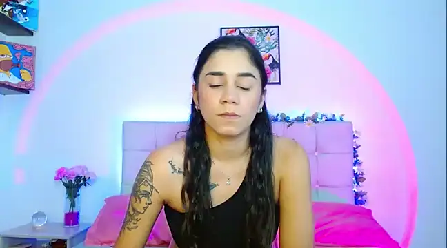 Layla Rachel online show from 27, 2, 2025