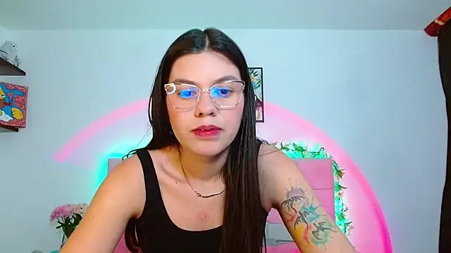 Layla Rachel online show from 11, 9, 2025