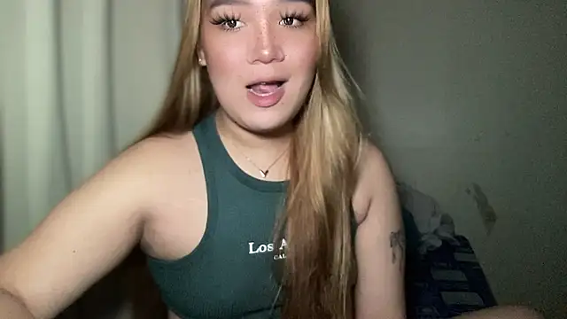 MissCataleyaxxx online show from 8, 2, 2025