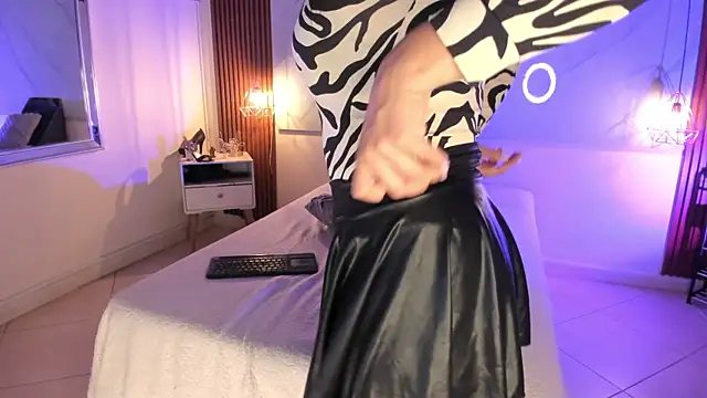 Gin Zc online show from 20, 12, 2024