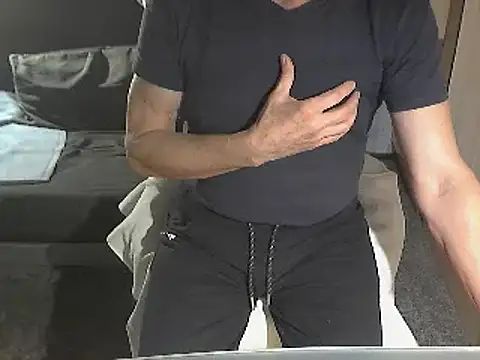 Snapshot of kiam471 chatting on 4, 1, 2025 kiam471 online show from 4, 1, 2025