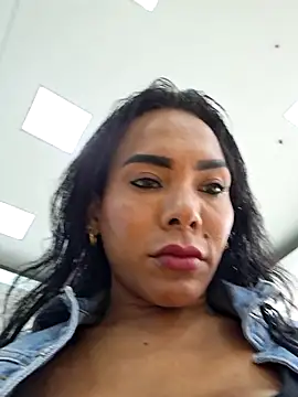 Snapshot of Doll_Loren chatting on 28, 10, 2025 Doll Loren online show from 28, 10, 2025