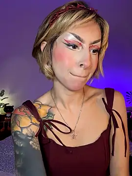 Snapshot of Cinamoonn chatting on 4, 10, 2025 Cinamoonn online show from 4, 10, 2025