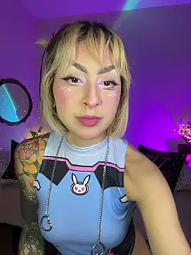 Snapshot of Cinamoonn chatting on 18, 1, 2026 Cinamoonn online show from 18, 1, 2026