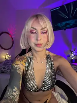 Snapshot of Cinamoonn chatting on 16, 5, 2026 Cinamoonn online show from 16, 5, 2026