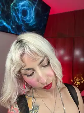 Snapshot of Cinamoonn chatting on 24, 5, 2026 Cinamoonn online show from 24, 5, 2026