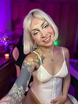 Snapshot of Cinamoonn chatting on 29, 5, 2026 Cinamoonn online show from 29, 5, 2026