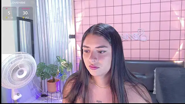 mensia hernandz online show from 3, 10, 2025